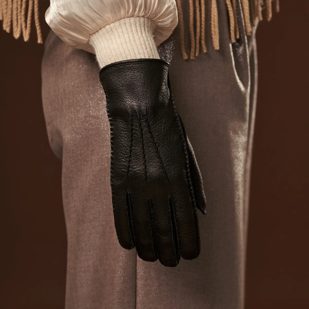 Donatella (black) – Luxurious Italian peccary leather gloves with cashmere lining